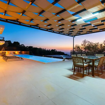 Villa Dueses - Pools, Sauna, Turkish Bath, Magnificent View